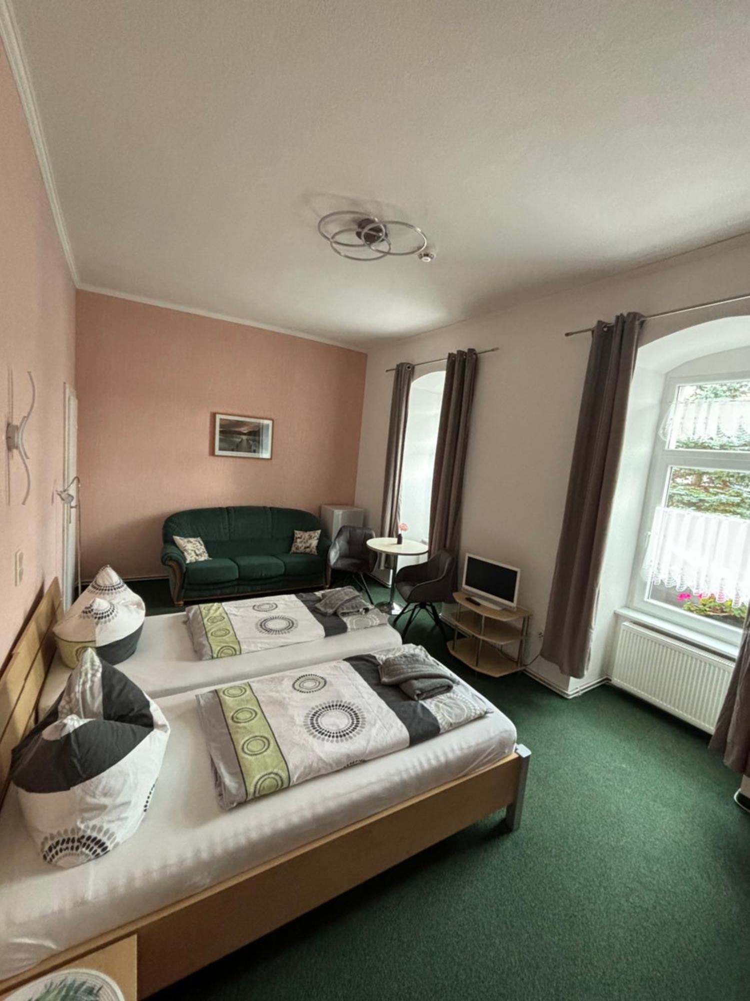 Pension Gutshaus Halle  Extérieur photo